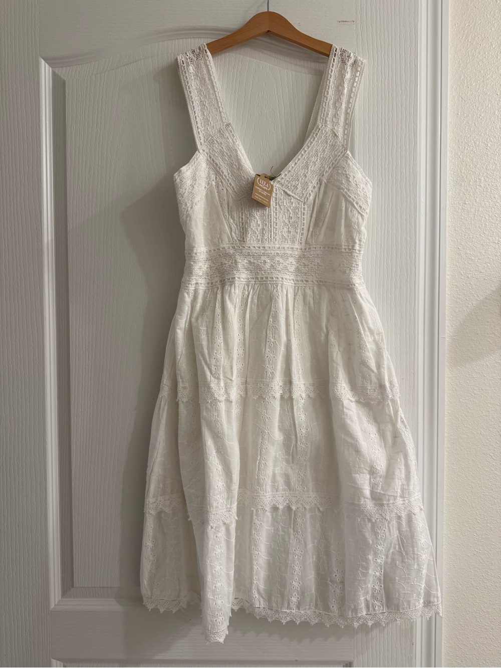 NWT, White Lace Summer Dress - Classic Sleeveless Fit, made in Spain